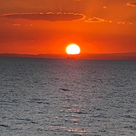 Amazing Beach View In Ras Sudr راس سدر Ras Sedr Raʼs Matārimah エクステリア 写真